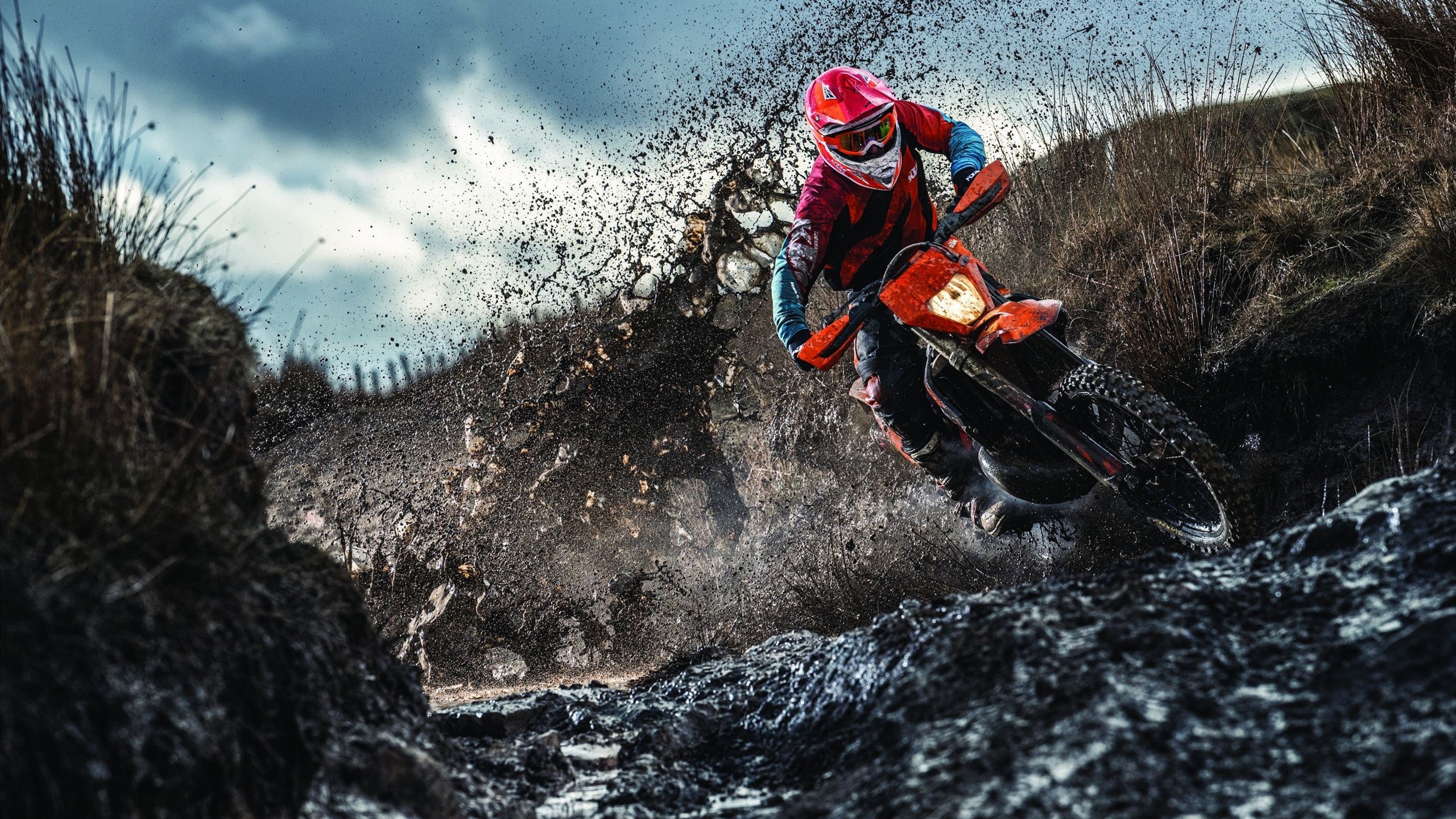 全国青少年轮滑自由式赛场上精彩纷呈，第五届全国自由式轮滑锦标赛