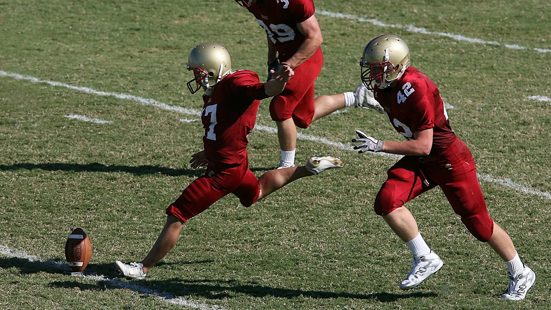 梅西在国家队比赛中建功立业,重新焕发光彩